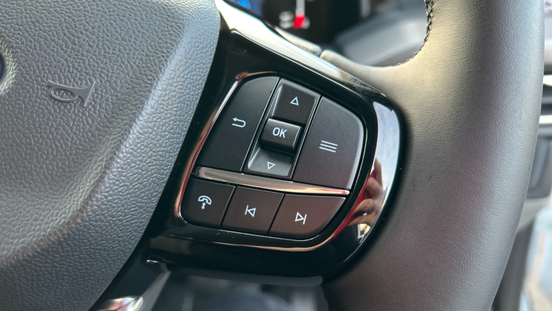 Ford Tourneo Custom 320 L1 Diesel Fwd 2.0 EcoBlue 136ps H1 Titanium 8 seater Auto